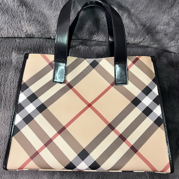 Authentic Burberry Nova Check Tote - Picture 3 of 16